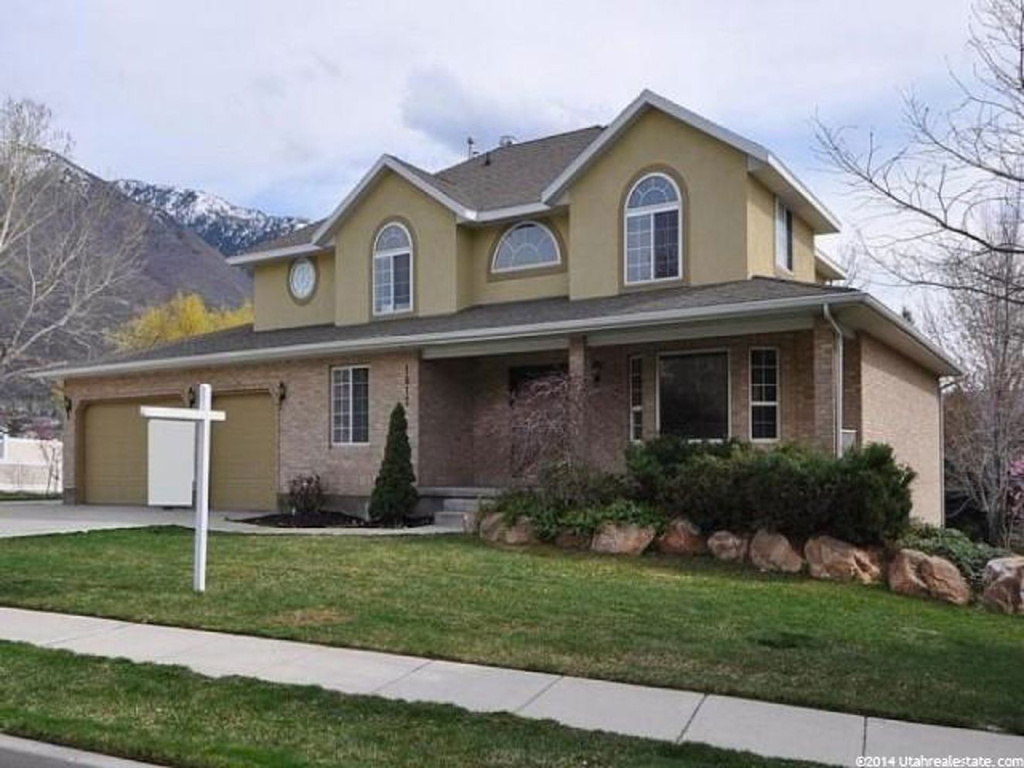 1812 E Gracey Ln, Sandy, UT 84092