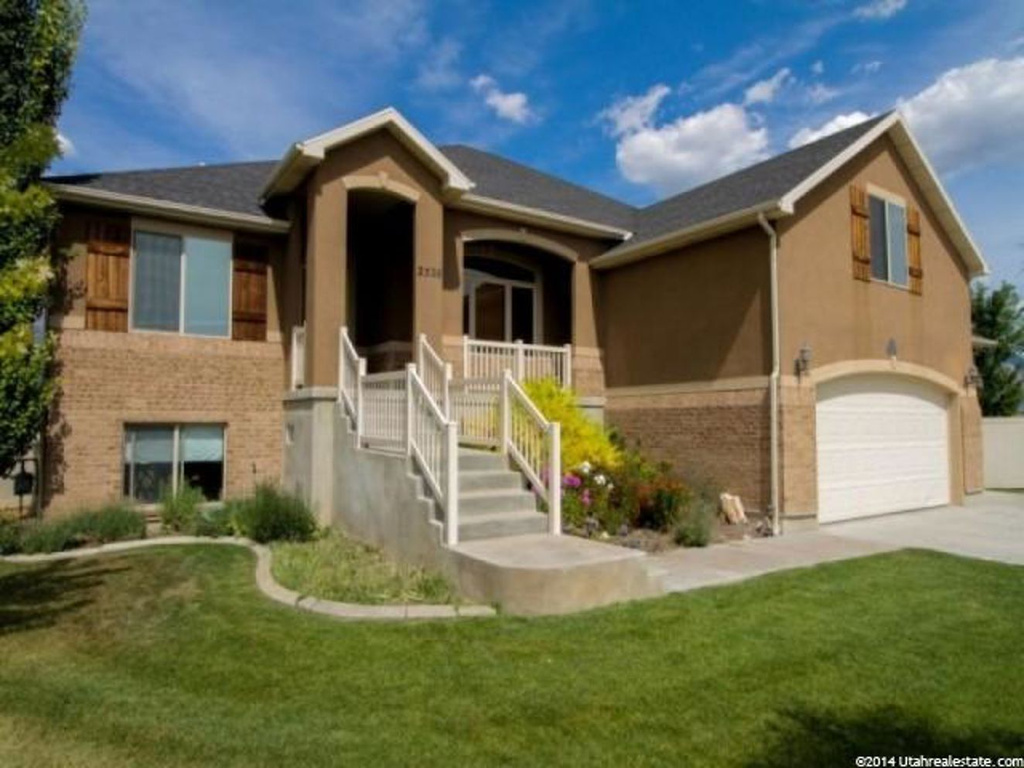 2526 W 2575 N, Farr West, UT 84404