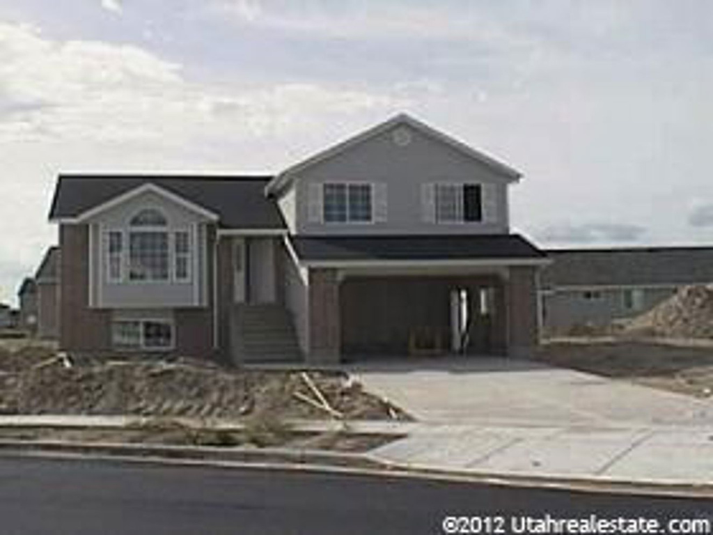 3875 W Rungsted Cir, Syracuse, UT 84075