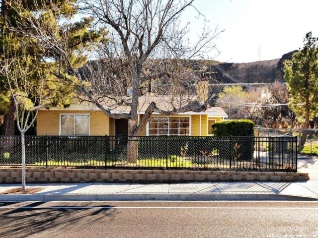 240 N State St, Hurricane, UT 84737