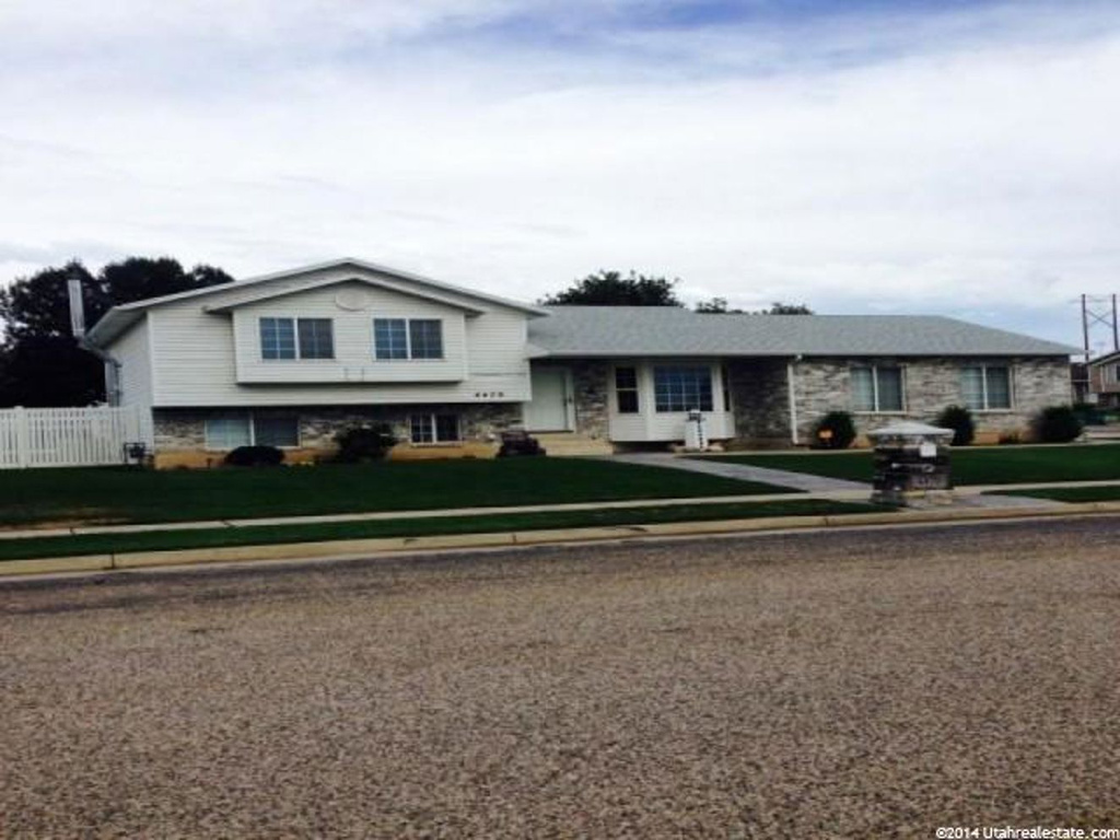 4470 S 2975 W, Roy, UT 84067