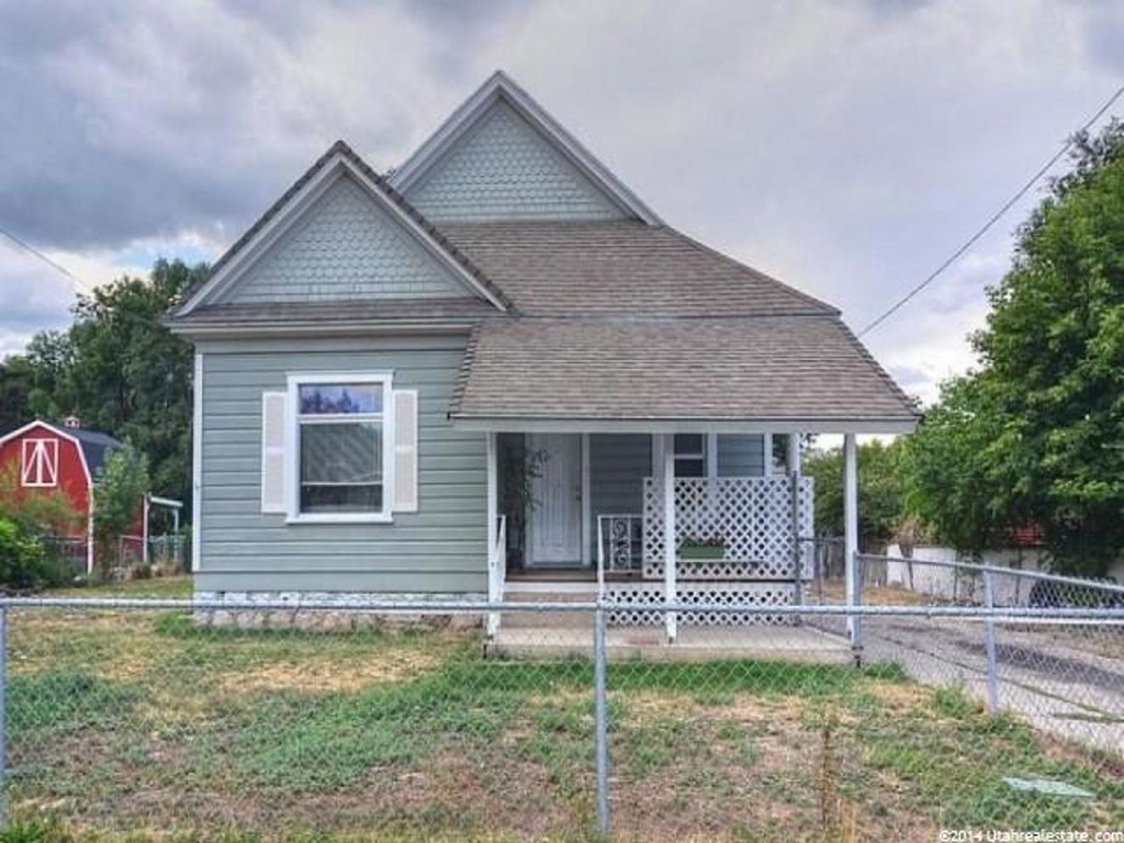 877 12th St S, Ogden, UT 84404