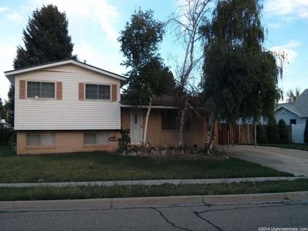 5960 S 2325 W, Roy, UT 84067