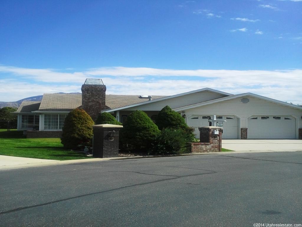 1772 W 5000 S, Roy, UT 84067