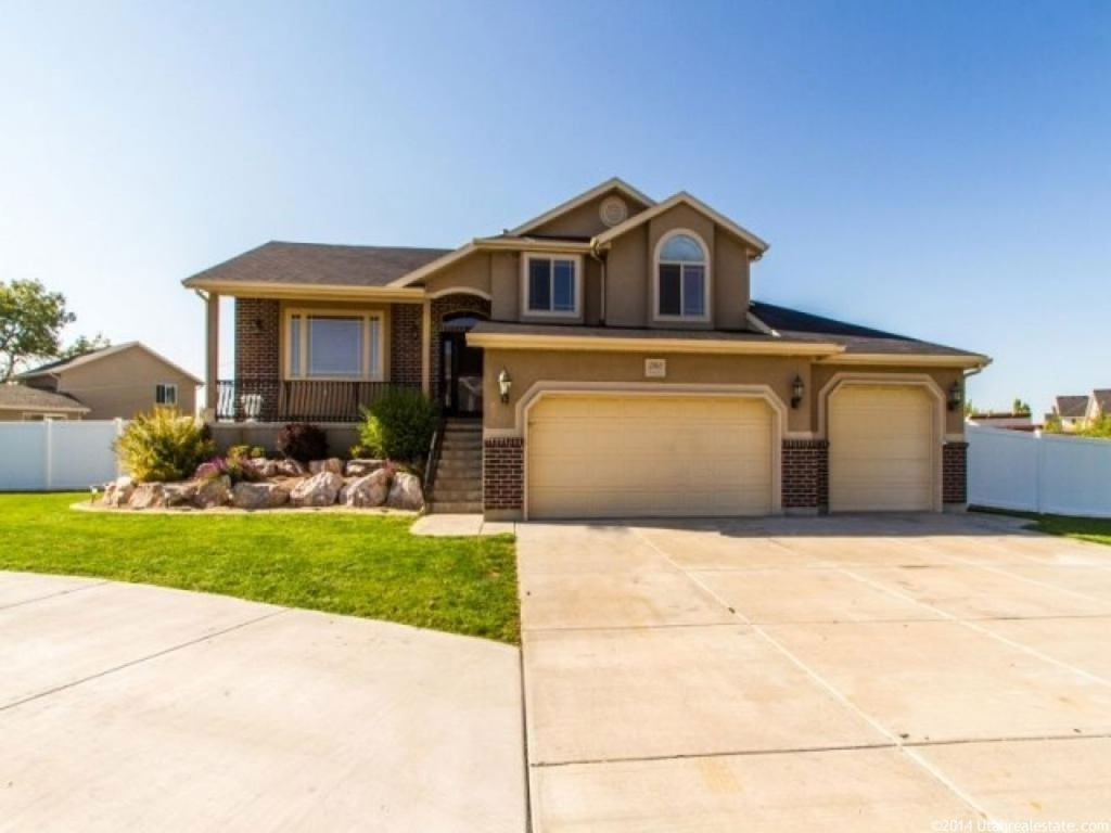 3940 Formby Dr, Syracuse, UT 84075