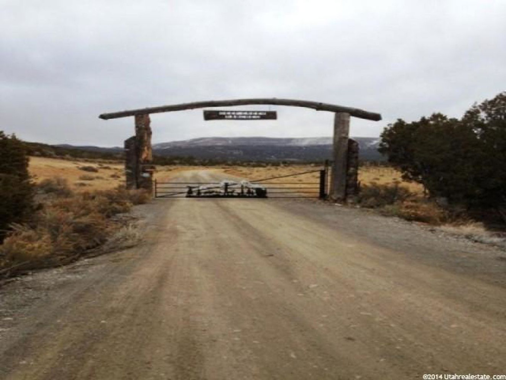 12114 E Solitude Dr #27, Lapoint, UT 84039