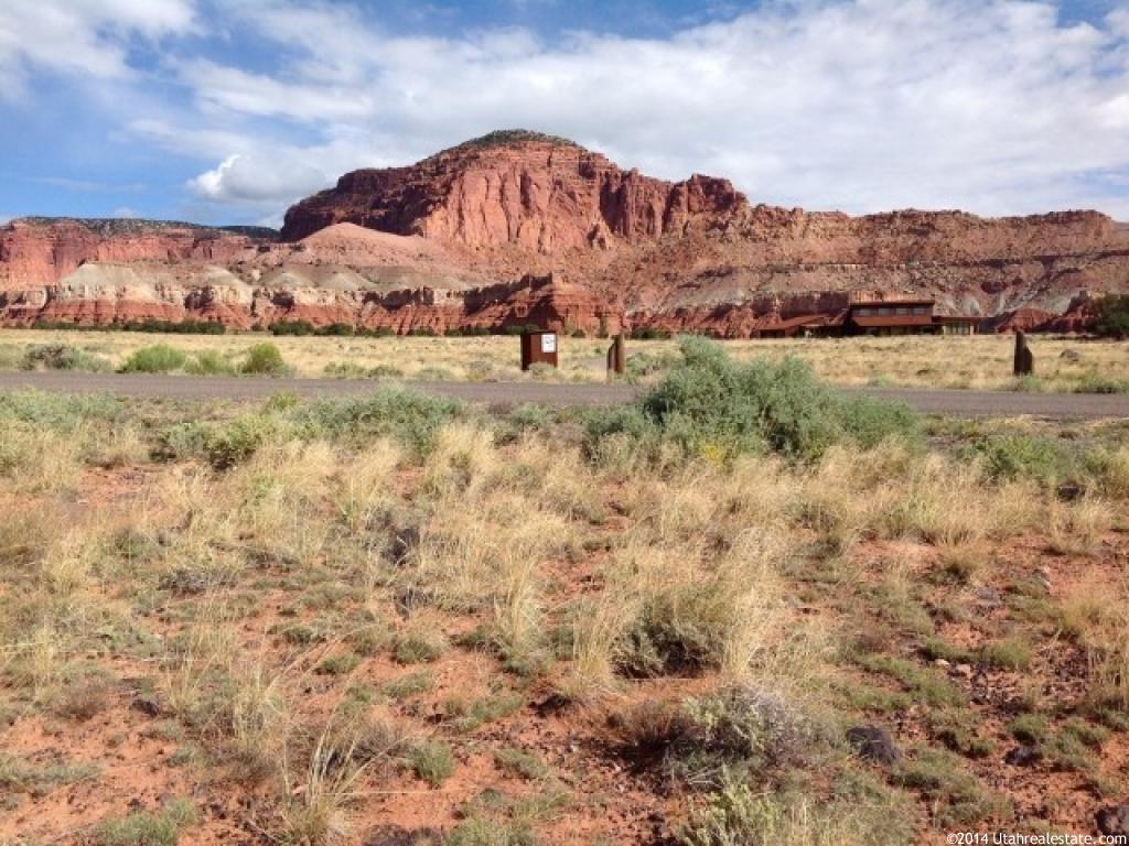 40 E Sleeping Rainbow Dr #22, Torrey, UT 84775