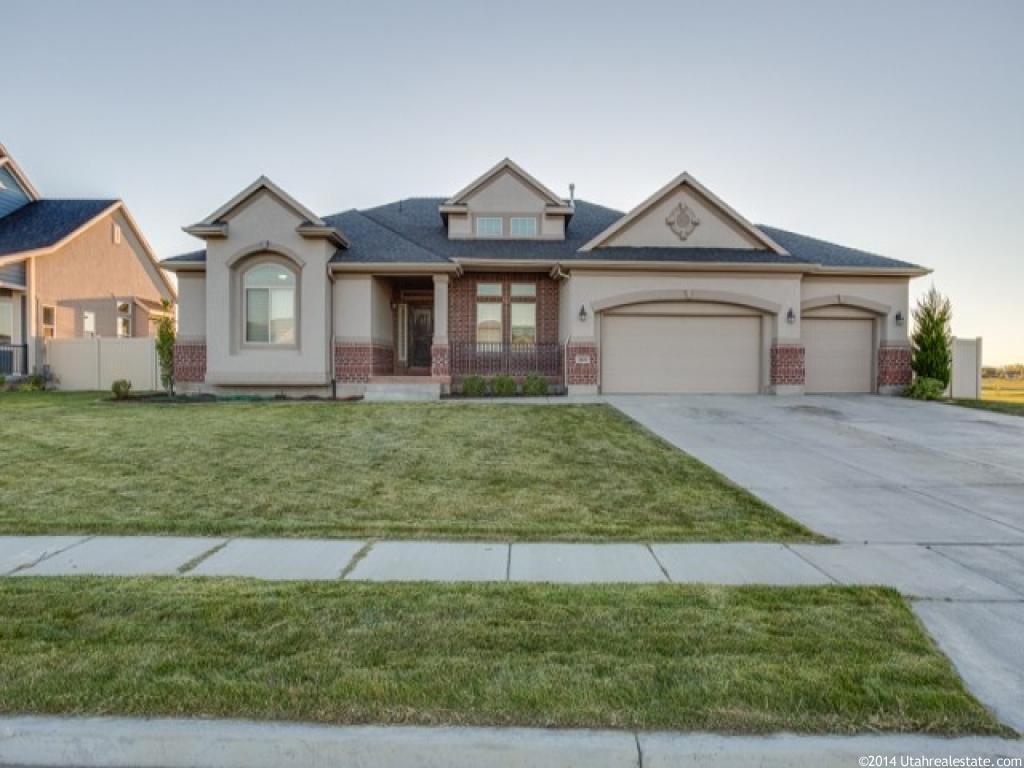 2431 N Cranefield W, Clinton, UT 84015