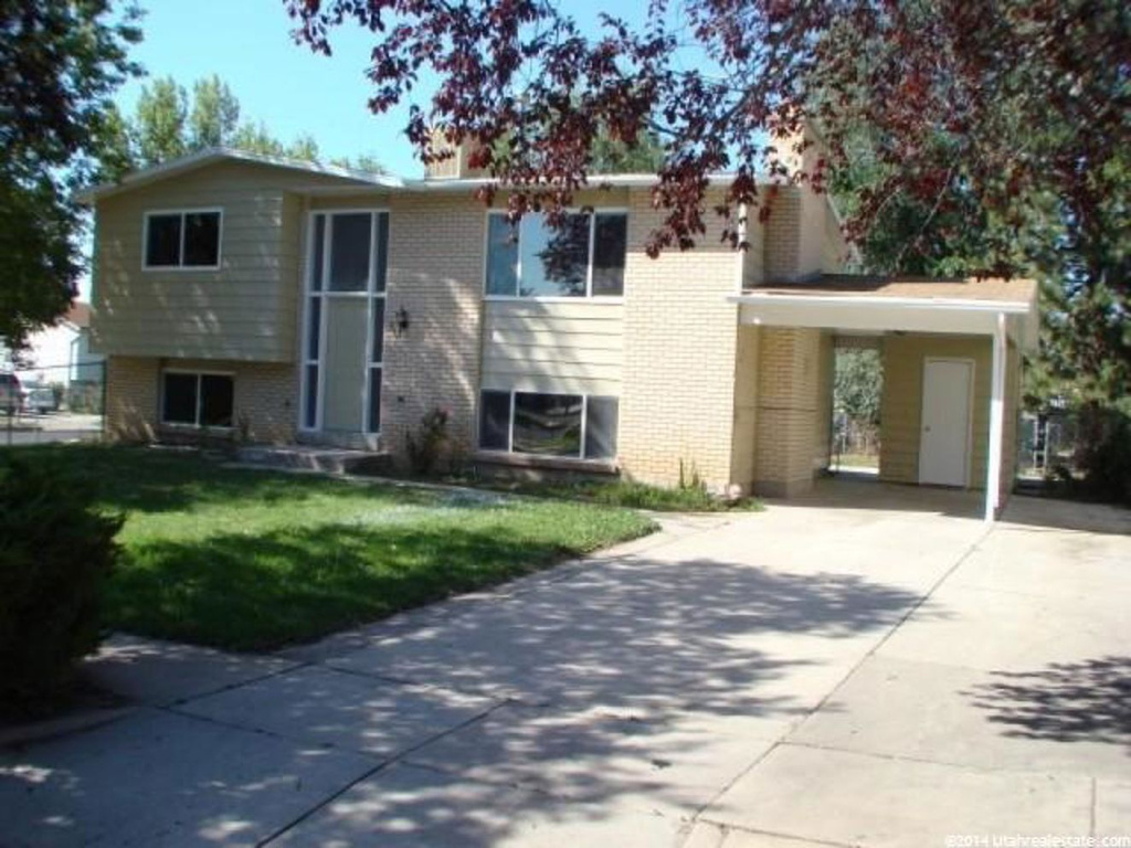 884 W 2650 N, Clinton, UT 84015