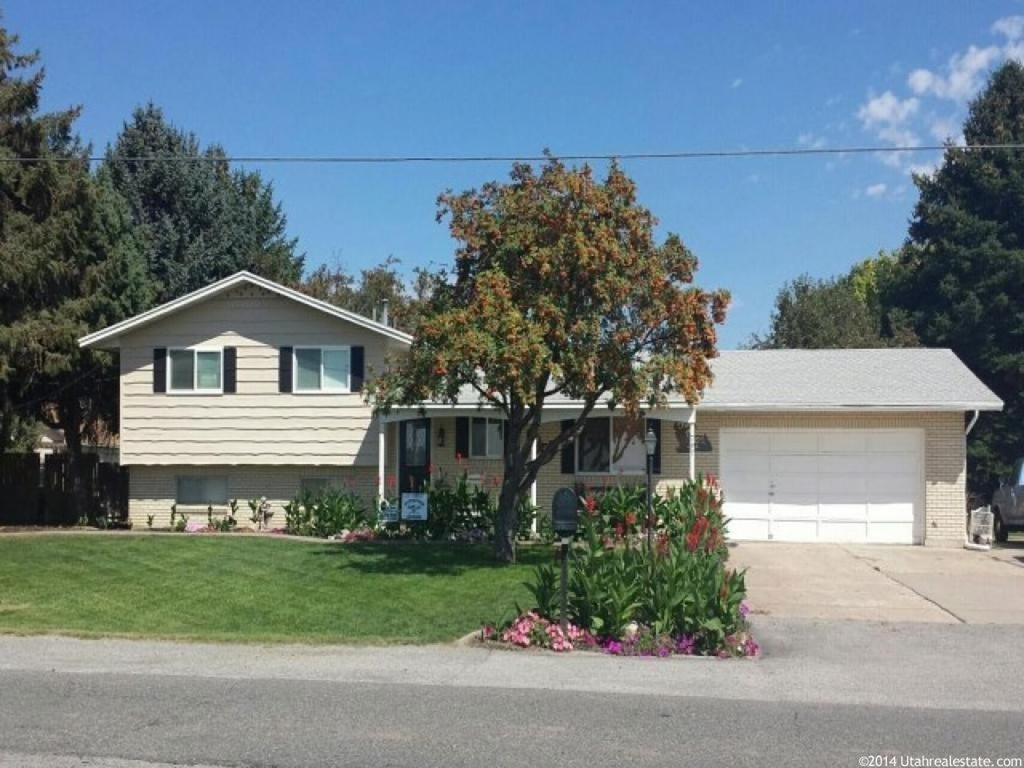 797 S 3000 W, Syracuse, UT 84075