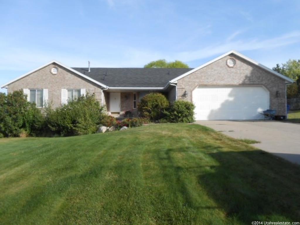 1051 E Canyon Rd, Hyde Park, UT 84318