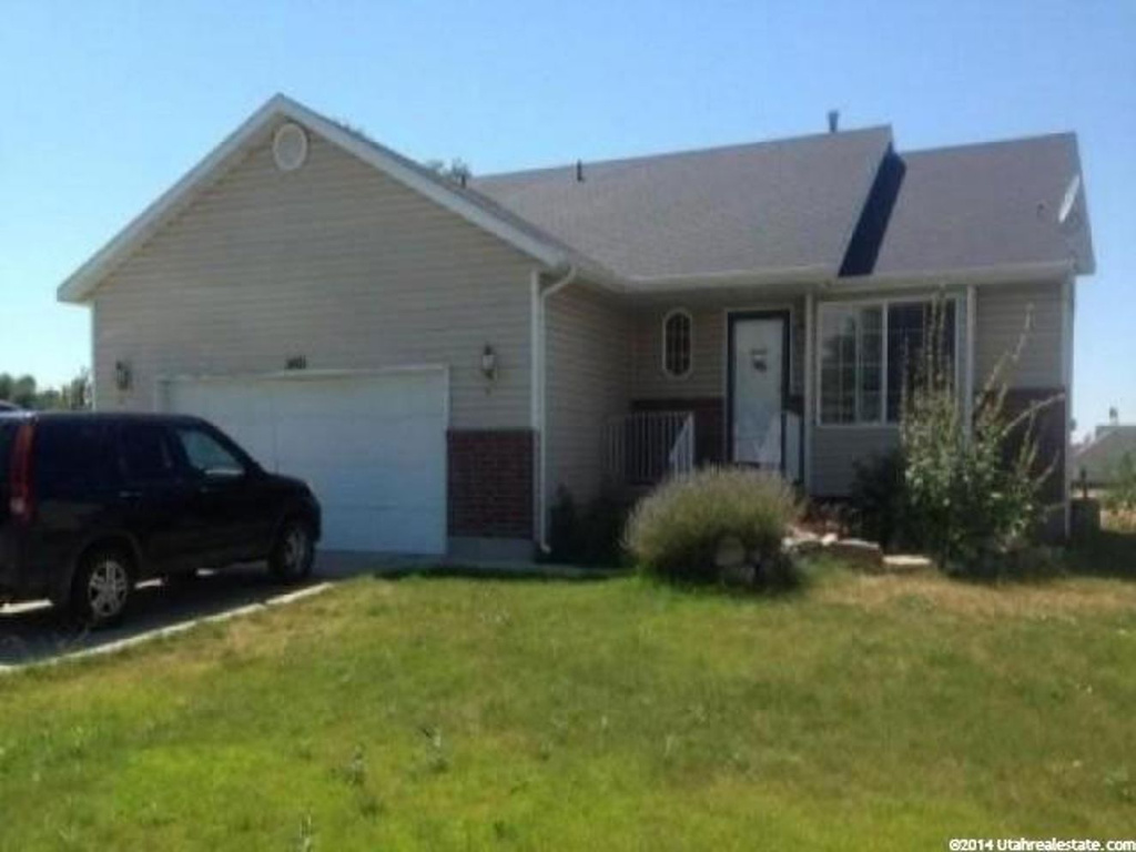 1401 N 2225 W, Clinton, UT 84015