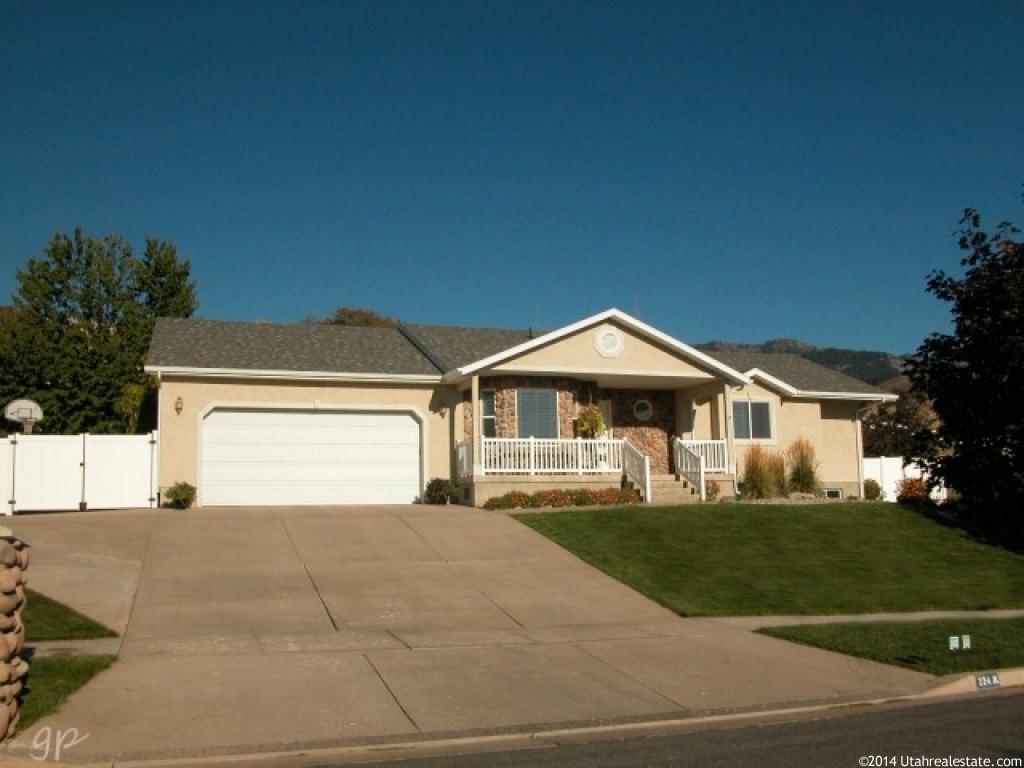 224 N Hillside Dr E, Smithfield, UT 84335