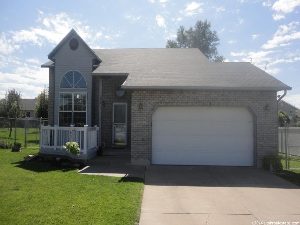 621 W 1000 N, Clinton, UT 84015