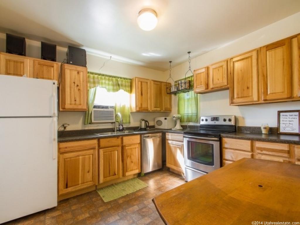 1106 S Liberty Ave E, Ogden, UT 84404