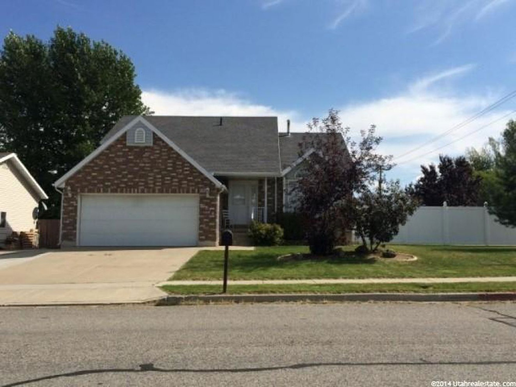 1814 N 725 W, Clinton, UT 84015