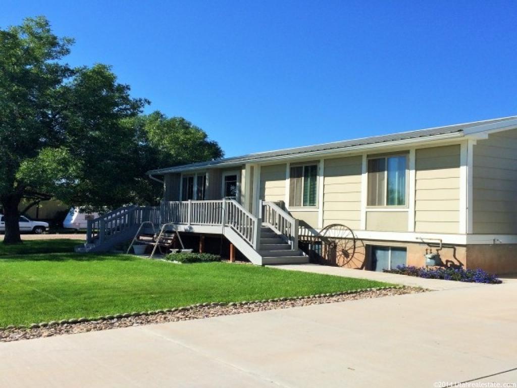 498 S 500 E, Roosevelt, UT 84066