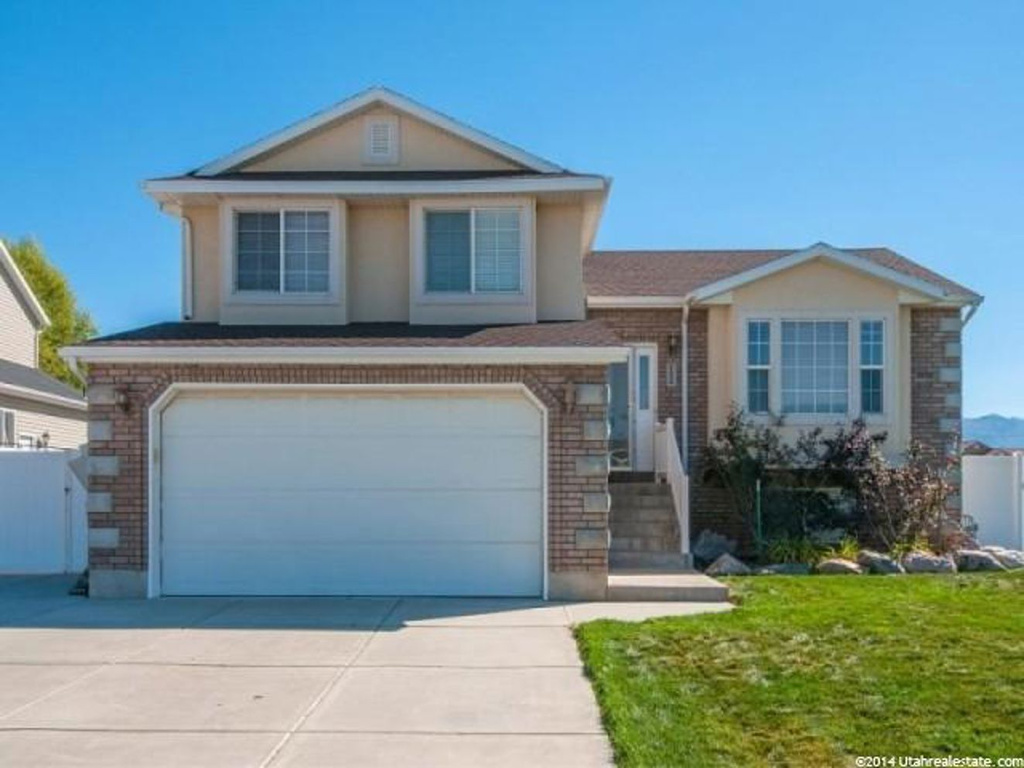 1456 N 2150 W, Clinton, UT 84015
