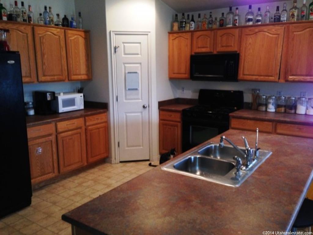 8467 N Turnberry Rd E, Eagle Mountain, UT 84043