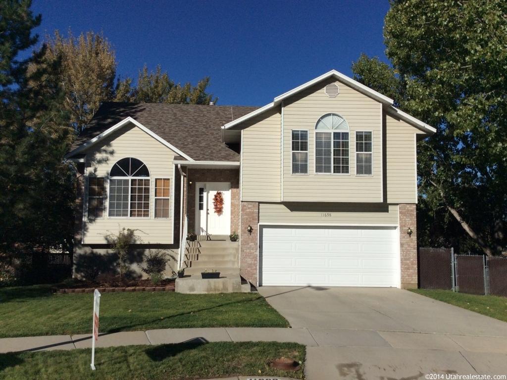 11698 S Eagle Bend Rd E, Sandy, UT 84094