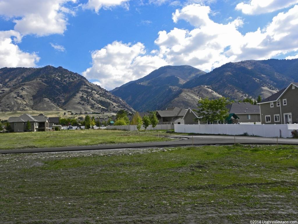 244 E Edgehill Dr #7, Providence, UT 84332