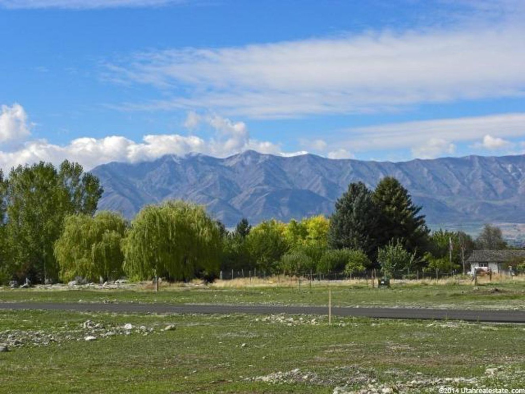 220 E Edgehill Dr #1, Providence, UT 84332