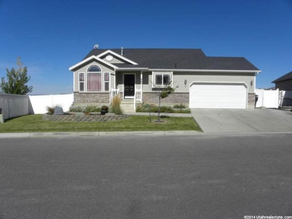 463 Red Oak Dr, North Logan, UT 84341