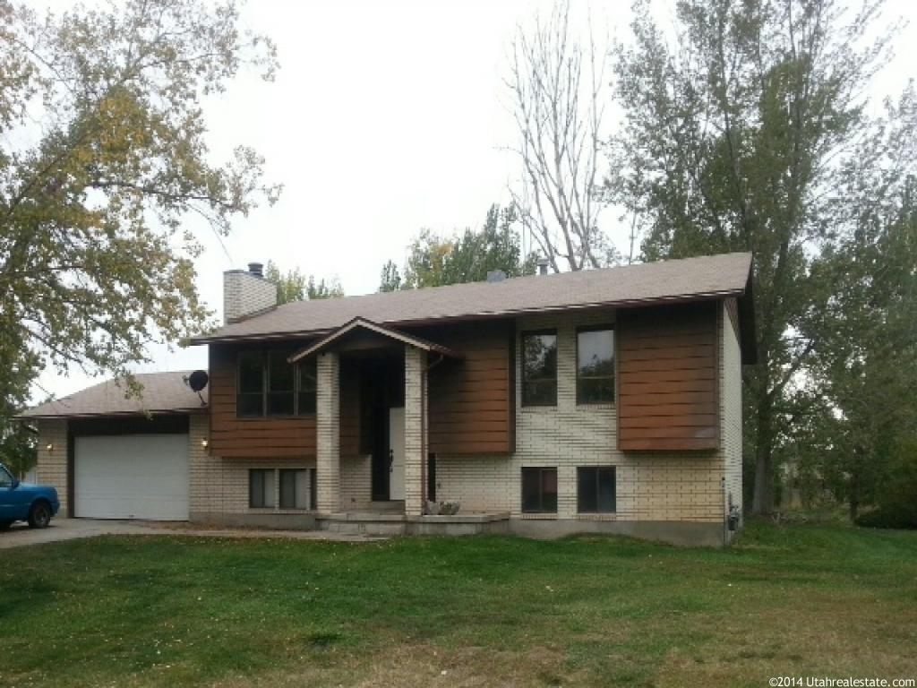 971 N 2600 W, Clinton, UT 84015