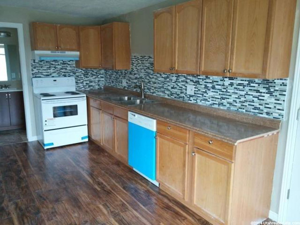 990 E 4400 S, Ogden, UT 84403