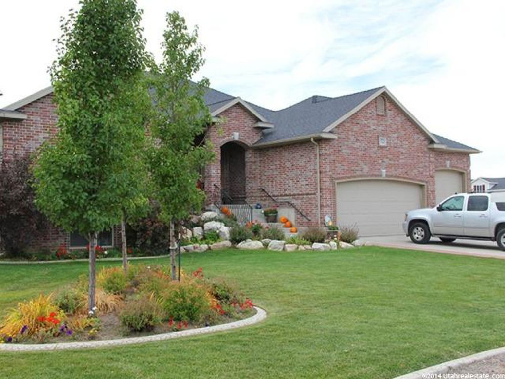 5725 W 4600 S, Hooper, UT 84315