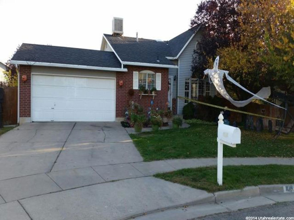 109 W 2050 S, Clearfield, UT 84015