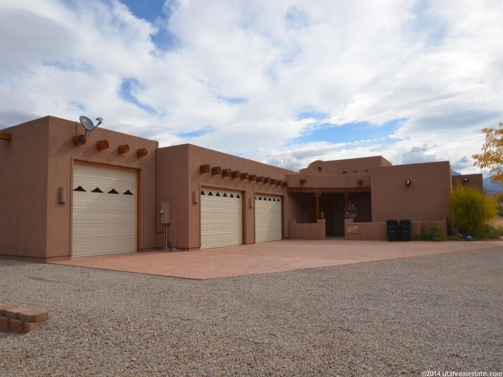 4116 E Mountain Ct, Moab, UT 84532