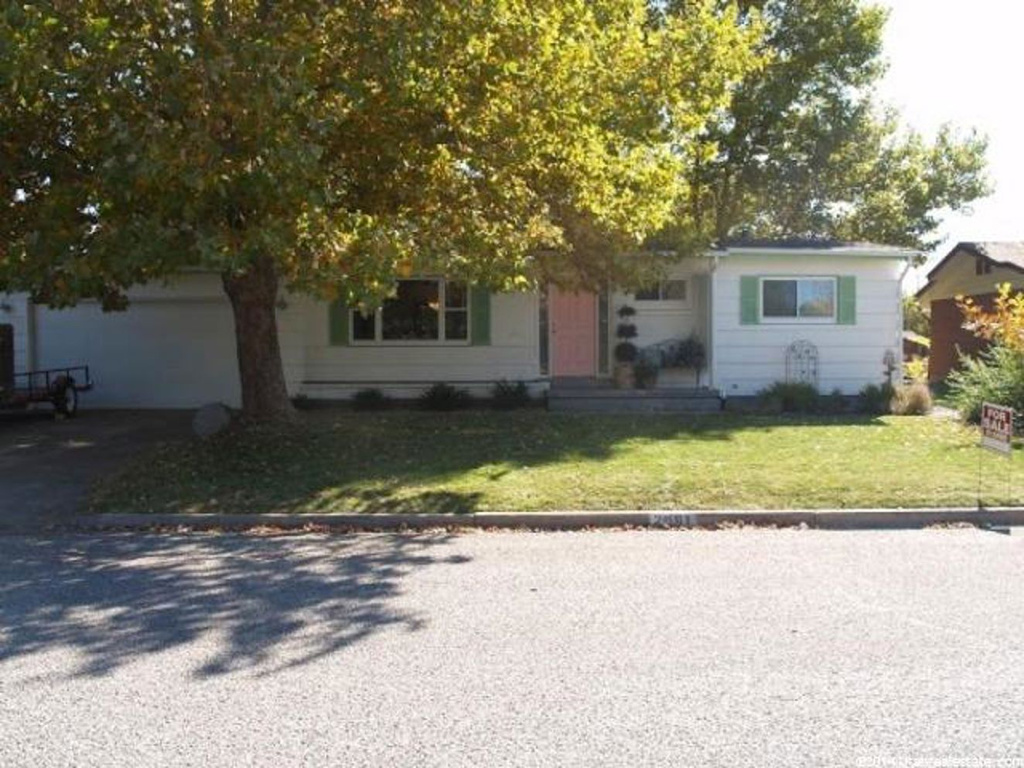 2081 W 4750 S, Roy, UT 84067