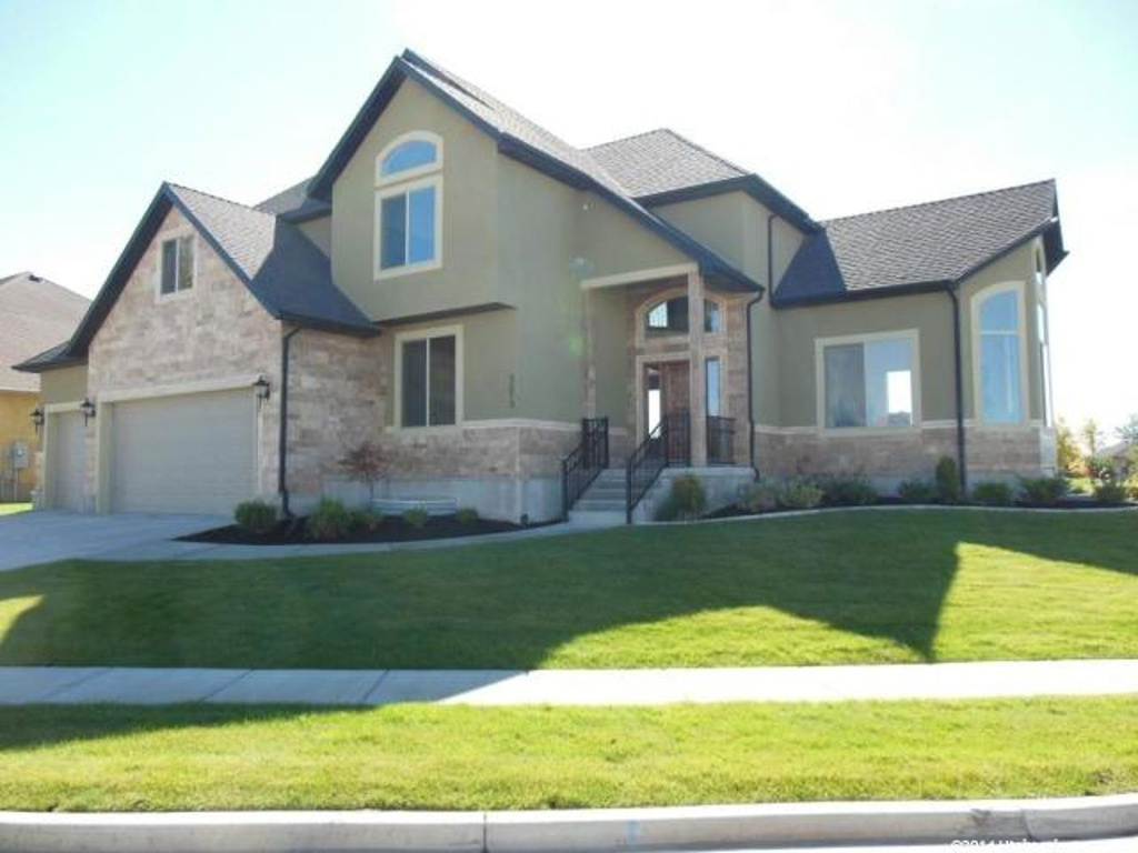 3673 Augusta Dr, Syracuse, UT 84075