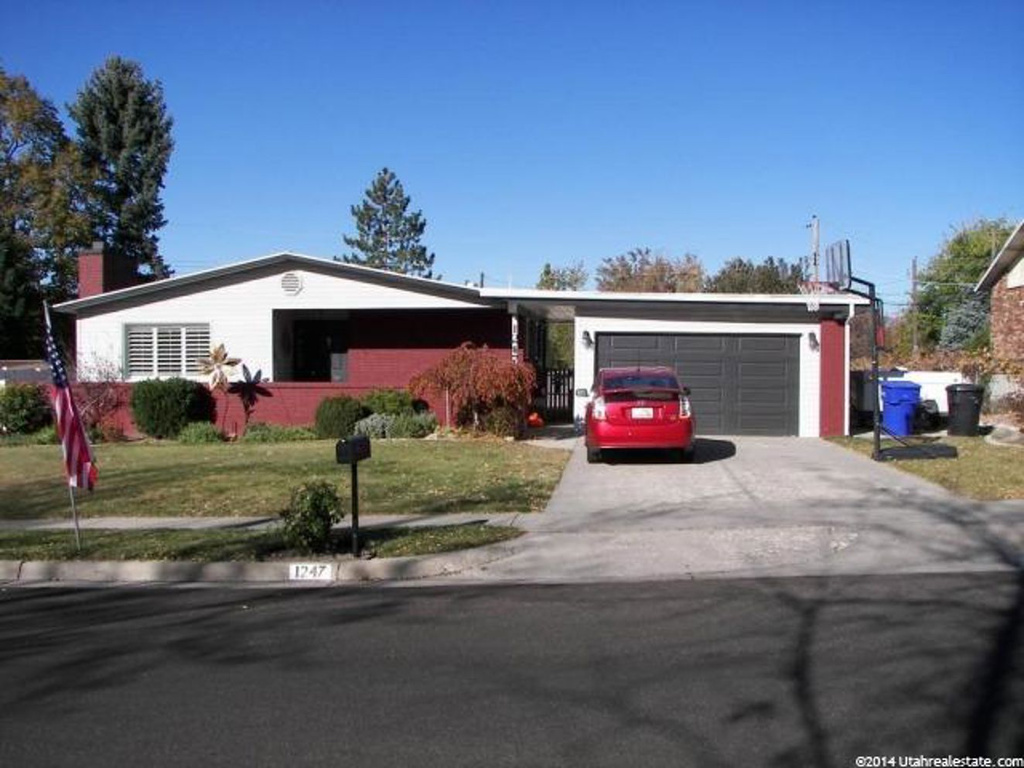 1247 E Wayside Dr S, Sandy, UT 84094