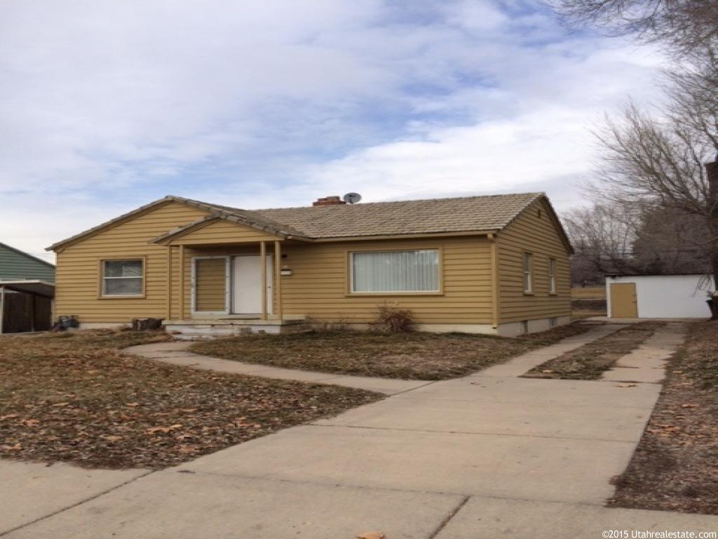 81 N Lakeview Dr. E, Clearfield, UT 84015