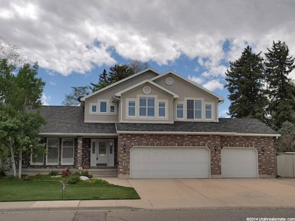 4894 S Stone Crest Dr E, Murray, UT 84107