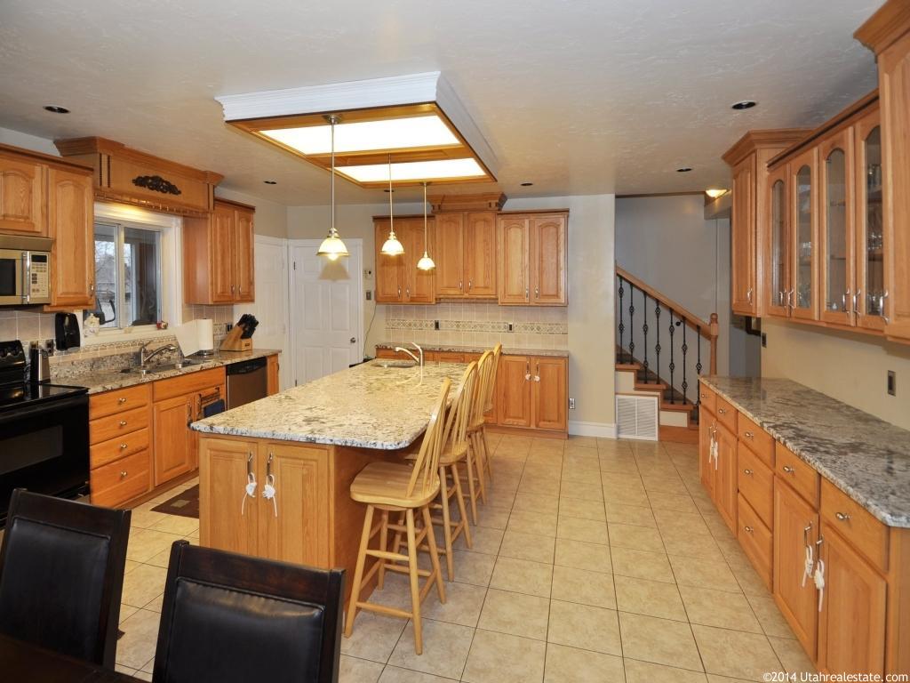 5926 S Belview Ave E, Murray, UT 84107