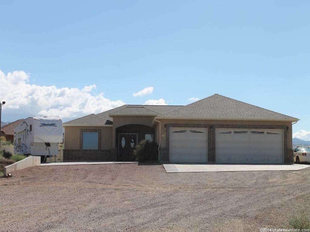 62 E Mt Peale Dr, Moab, UT 84532