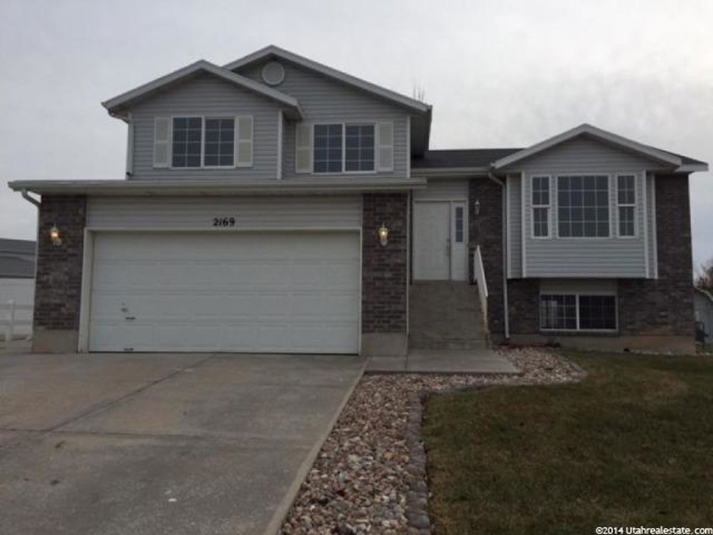 2169 W 1520 N, Clinton, UT 84015