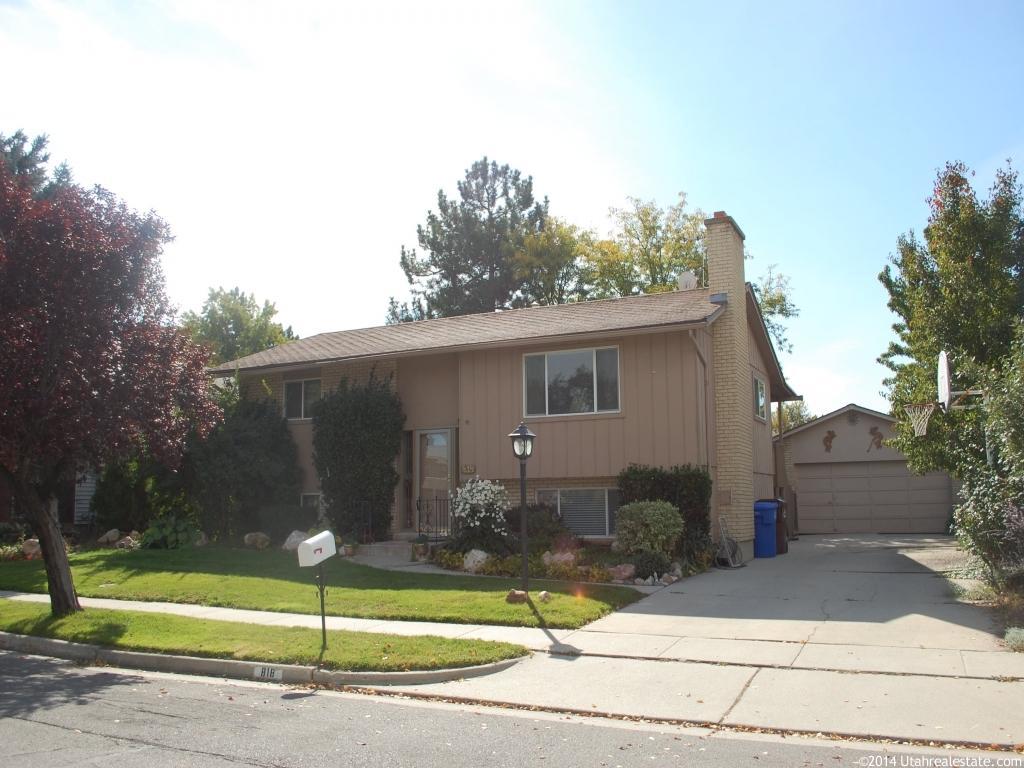 818 E Enchanted Dr, Midvale, UT 84047