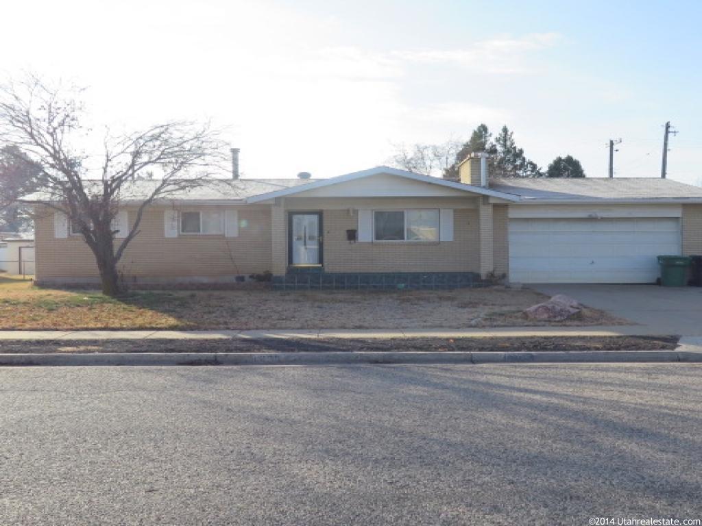 1995 W 3775 S, Roy, UT 84067