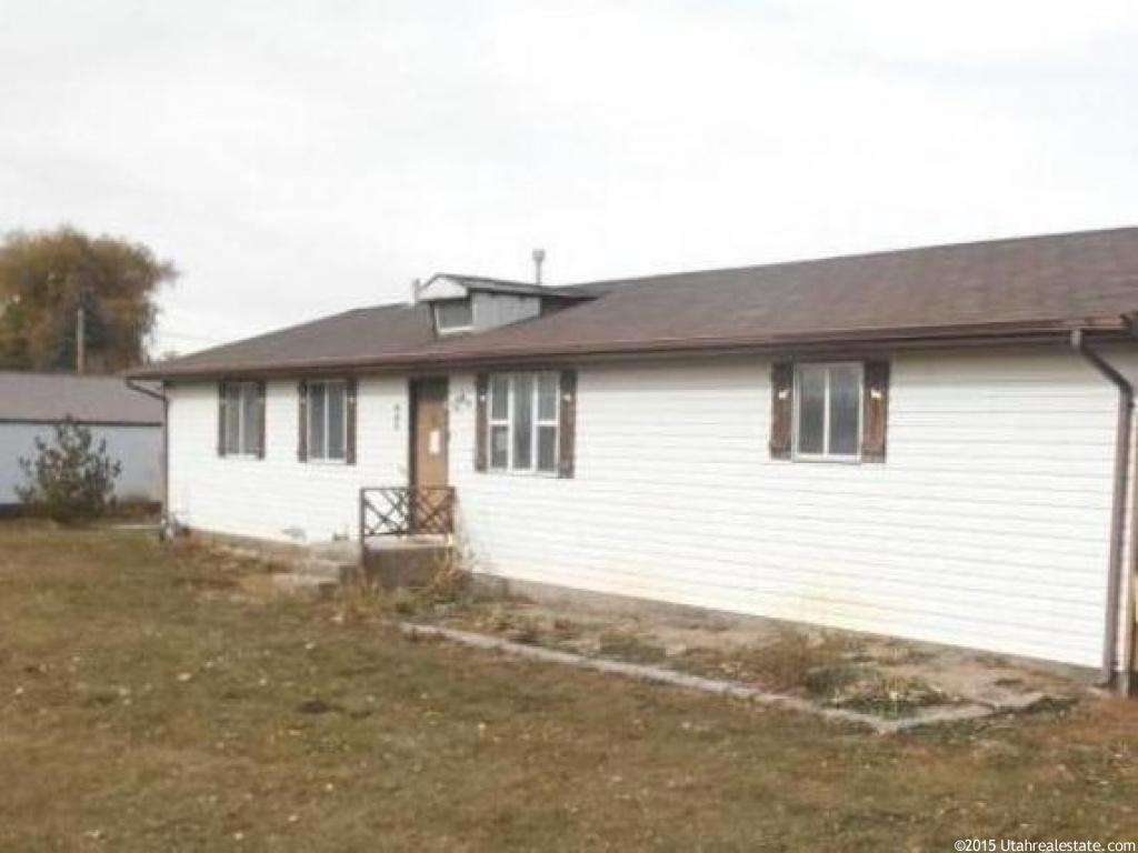 465 E 300 S, Levan, UT 84639