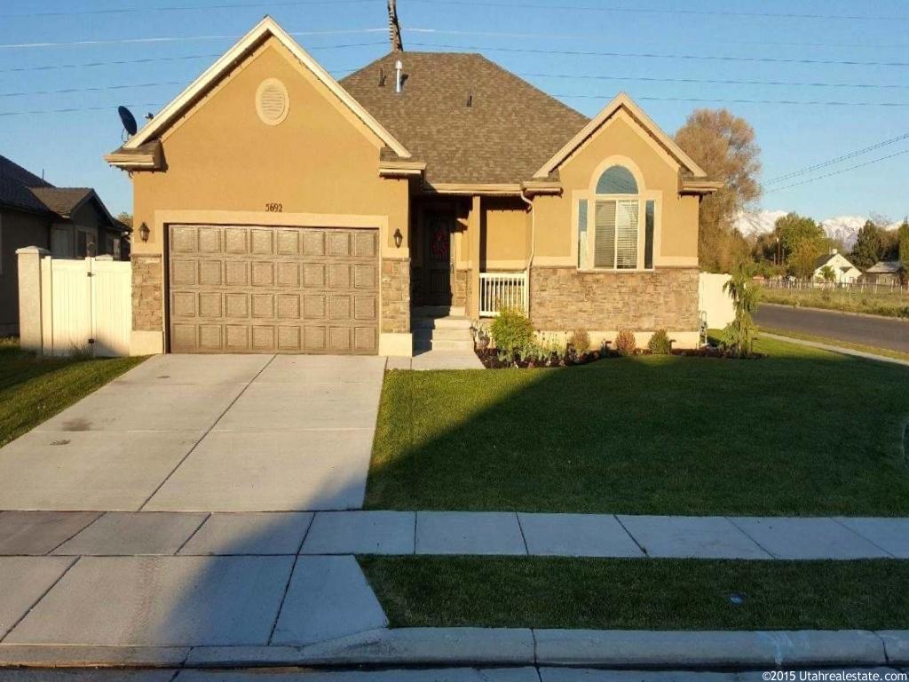 5692 S 3200 W, Roy, UT 84067