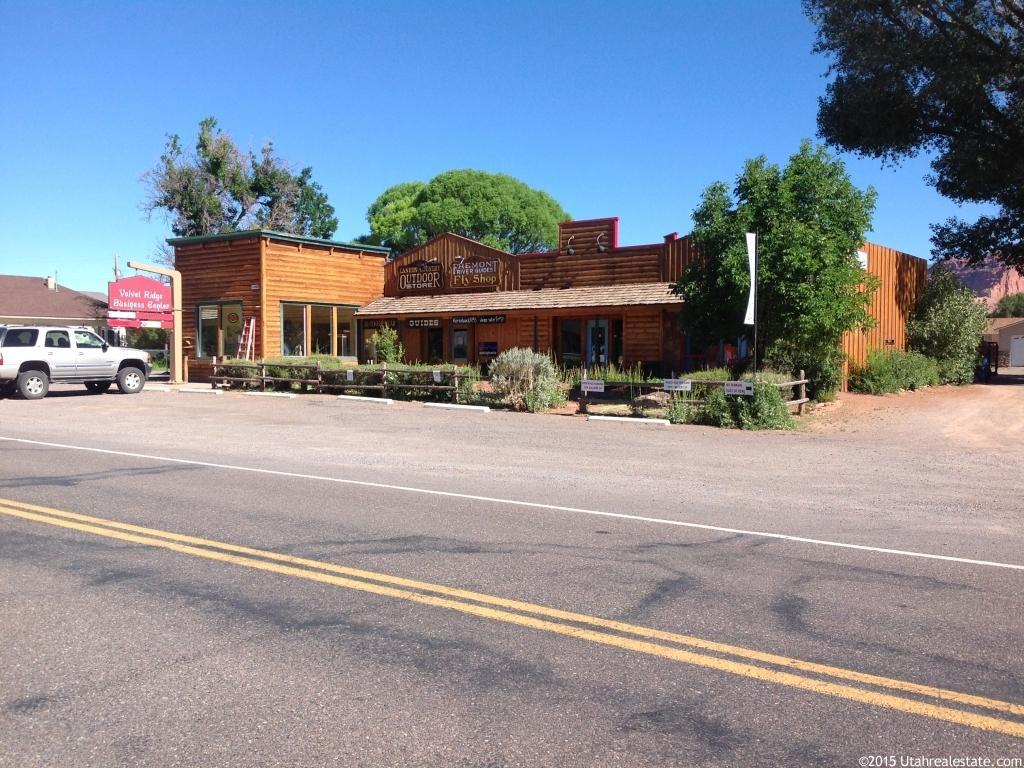 135 E Main St N, Torrey, UT 84775