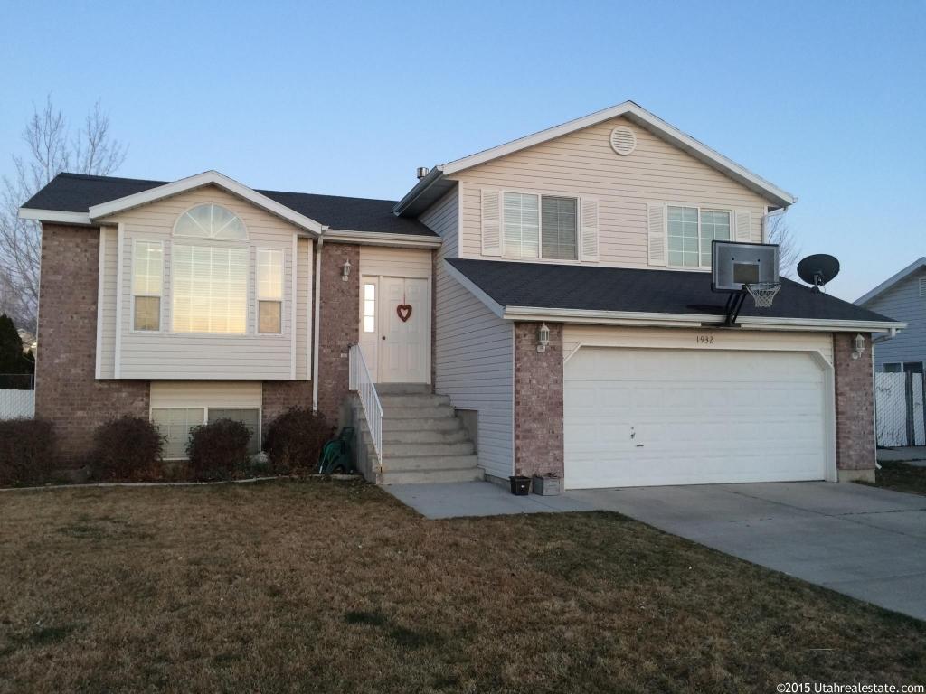 1932 N 810 W, Clinton, UT 84015