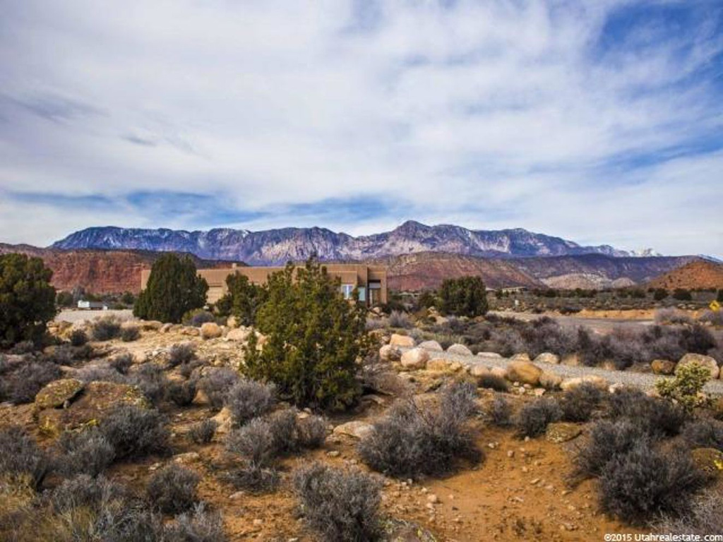 425 Silver Reef Rd, Leeds, UT 84746
