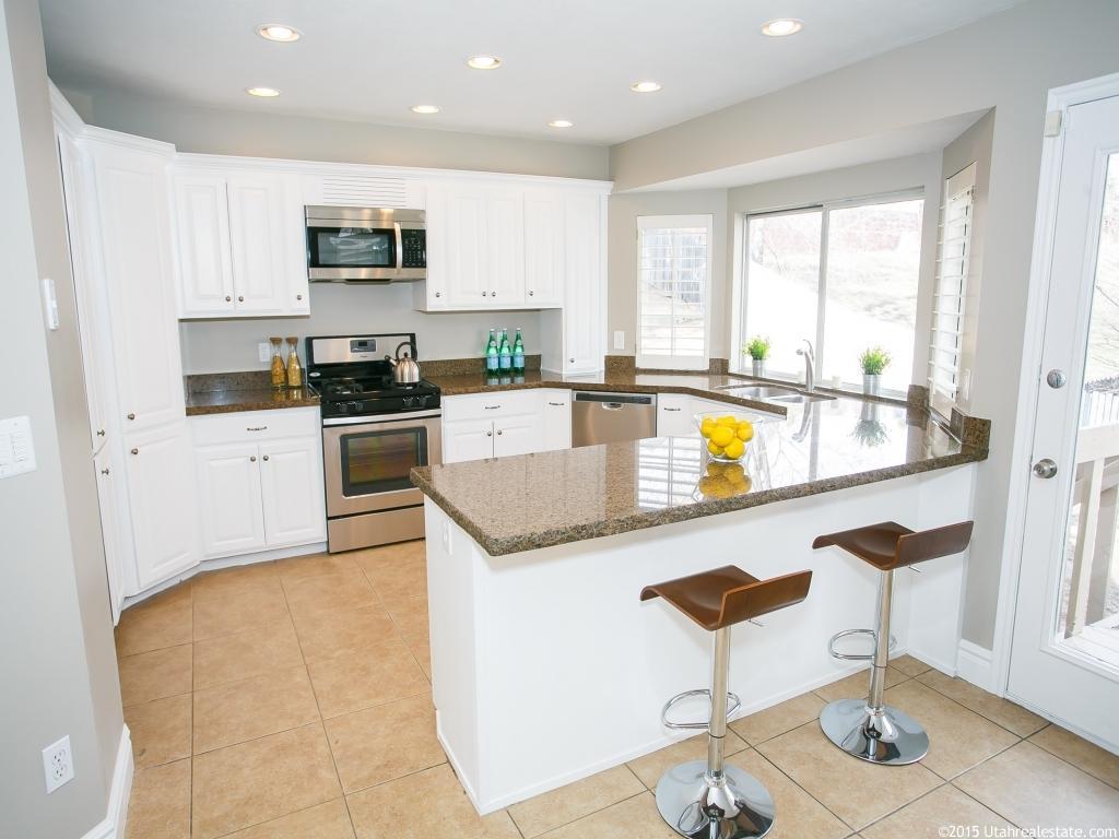 1685 E Pheasant Brook Dr, Sandy, UT 84092