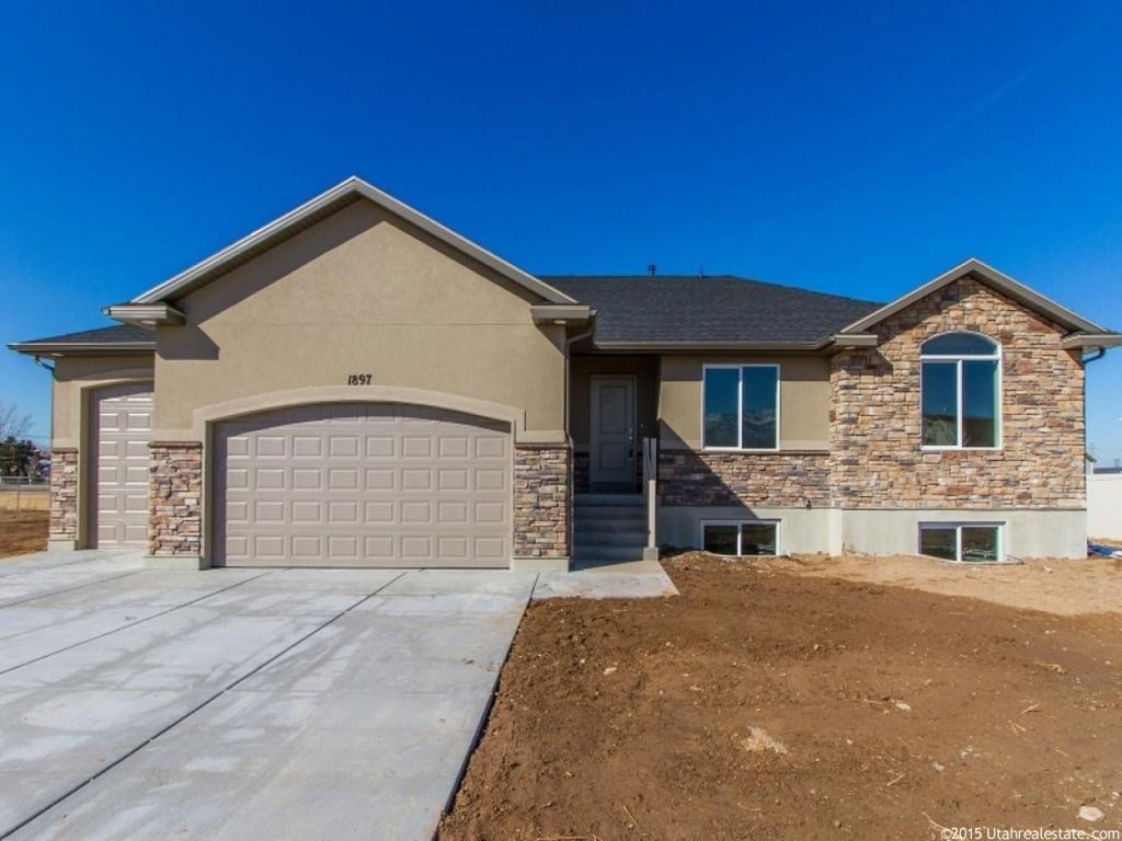 1897 N 1350 W, Clinton, UT 84015