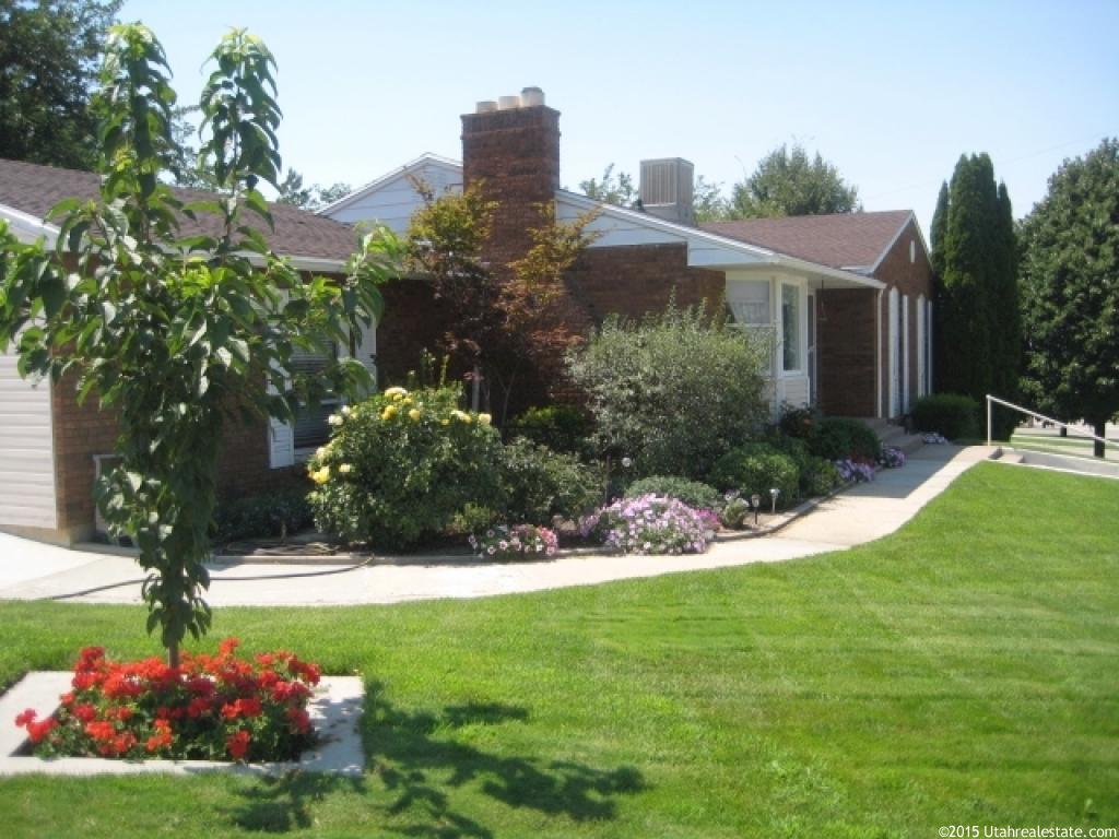 555 W Kim Dr, Perry, UT 84302